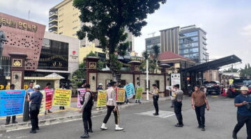 Korban Pencurian Yang Dilaporkan Balik Gelar Aksi Demo di Mabes Polri Meminta Keadilan dan Perlindungan Hukum